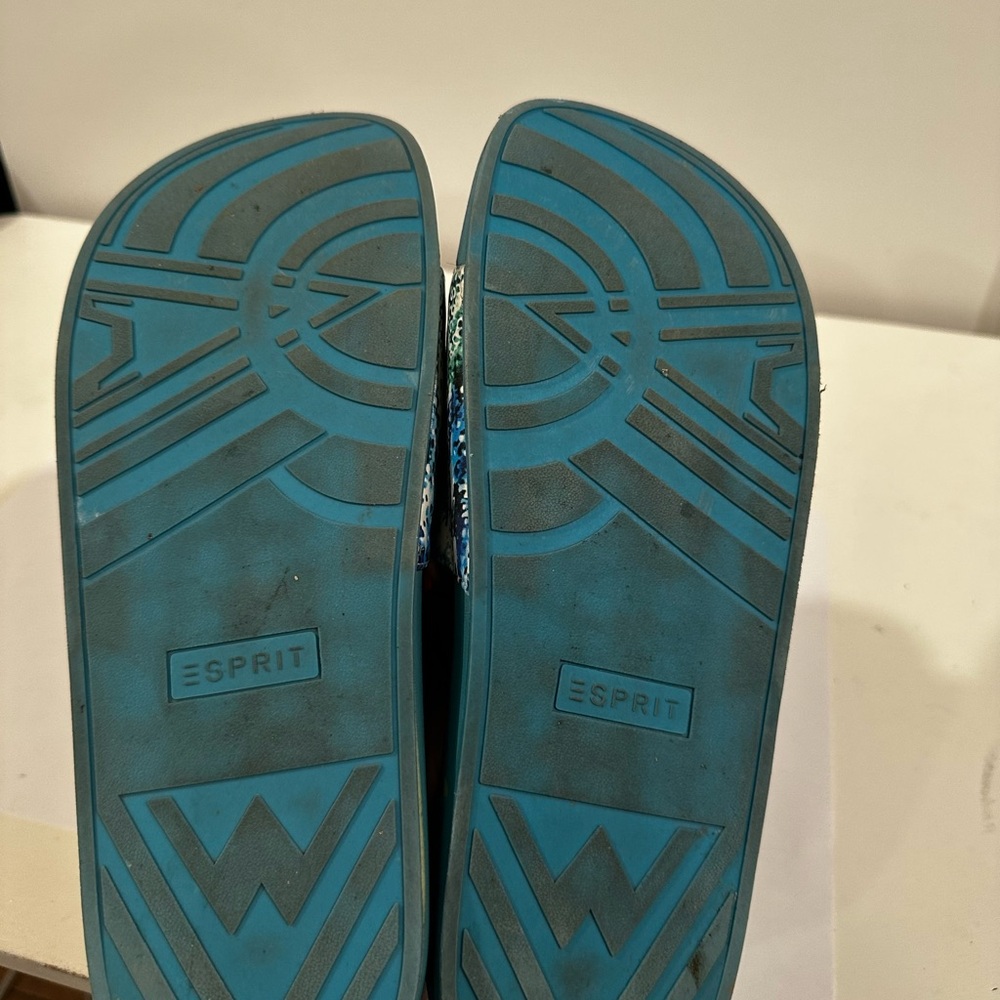 Slippers - Picture 6 of 6